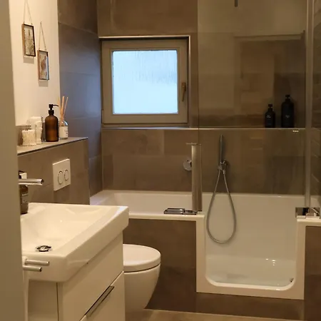 Weinbar & Gaestehaus Himmelstoss دتلباخ